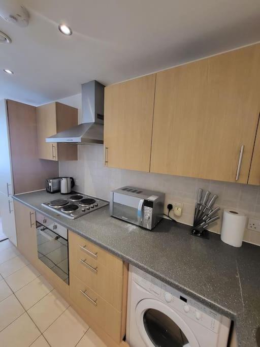 Awesome 1 Bedroom Apartment مانشستر المظهر الخارجي الصورة